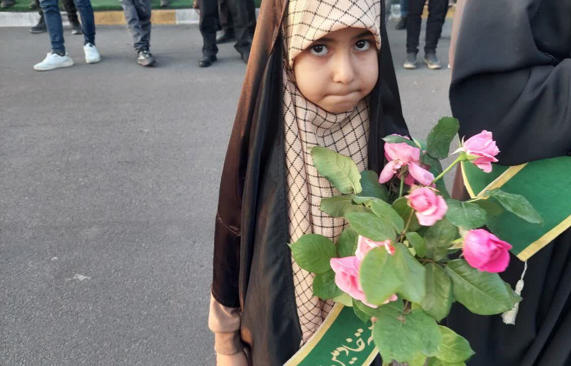 قهرمان آرامگرفت/ مردم برای شهیدشان سنگ تمام گذاشتند