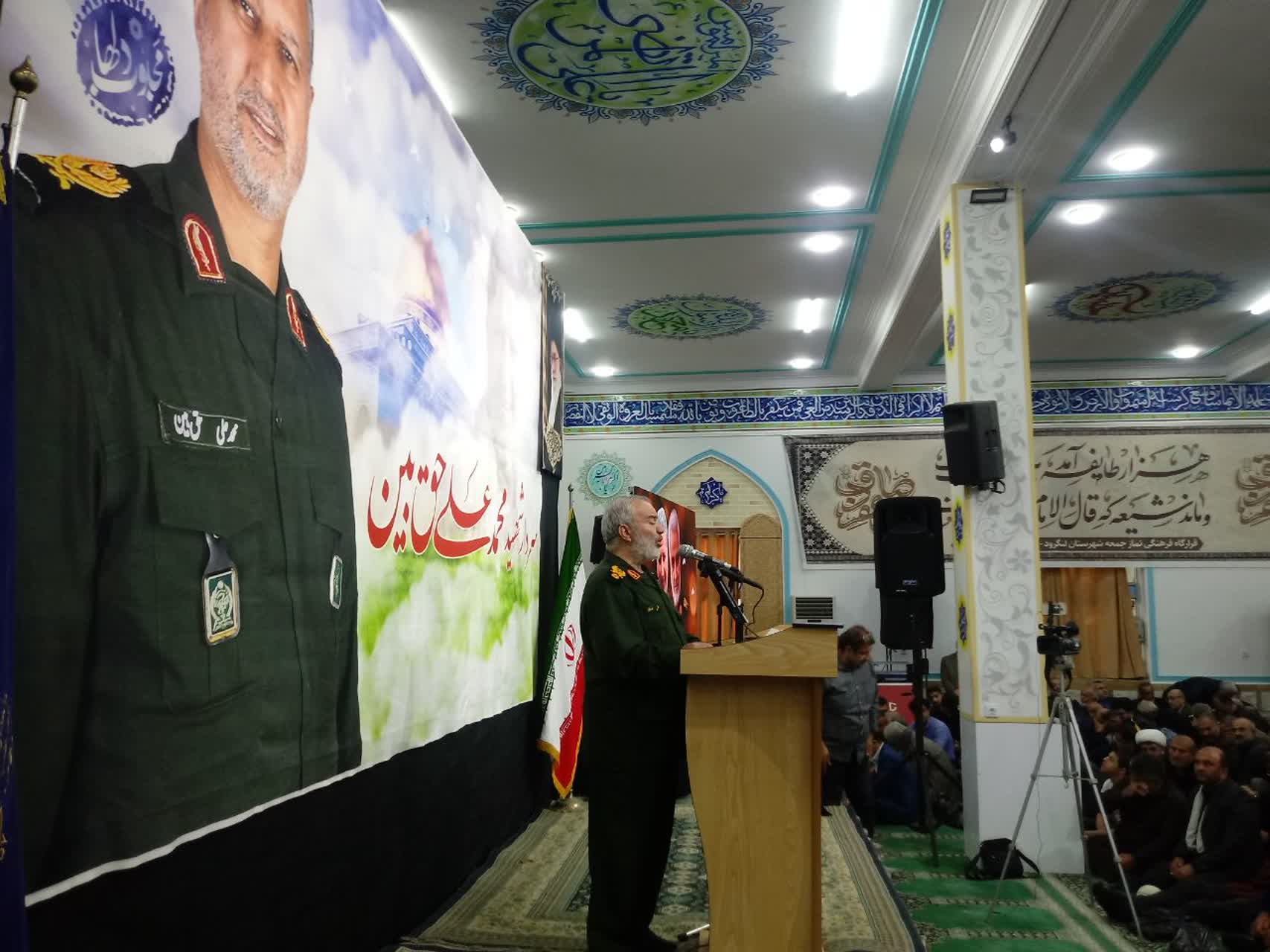 میبایست در برابر توطئهها بیش از گذشته بصیرت داشته باشیم