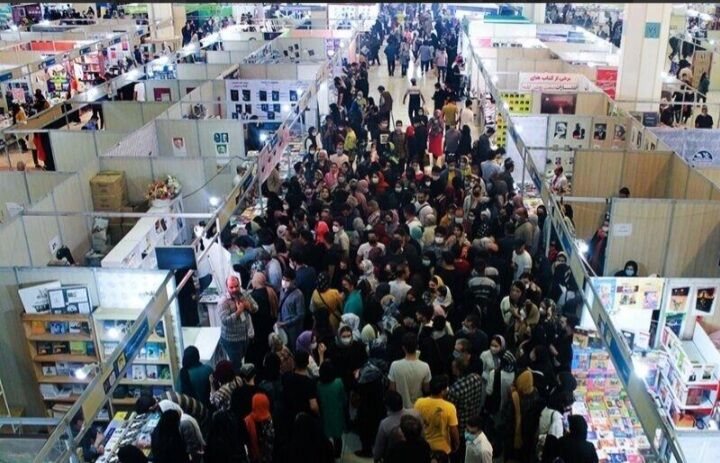 ۱۲ تن بار ناشران خارجی وارد گمرک نمایشگاه شد