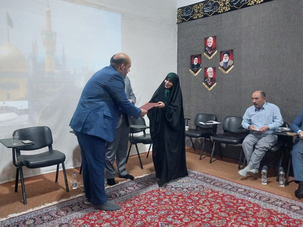 کاروان زیر سایه خورشید به دیدار خانواده شهدای اهل سنت می‌روند