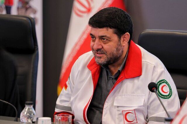 حال مصدومان حادثه بندر شهیدرجایی مساعد است/بالگردهای هلال احمر بر فراز آتش