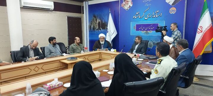 اجرای ویژه برنامه های فرهنگی هنری دهه کرامت در ۶۰۰ کانون کرمانشاه 