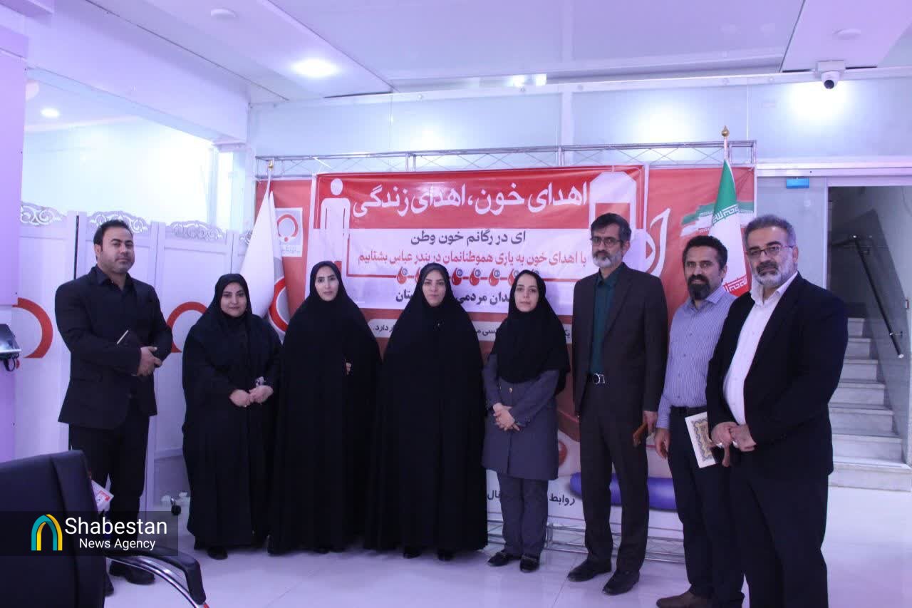 اهدای خون هنرمندان لرستانی به رگهای بندرعباس