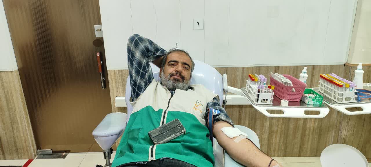 اهداء خون خادمیاران رضوی گیلان به حادثهدیدگان بندرعباس