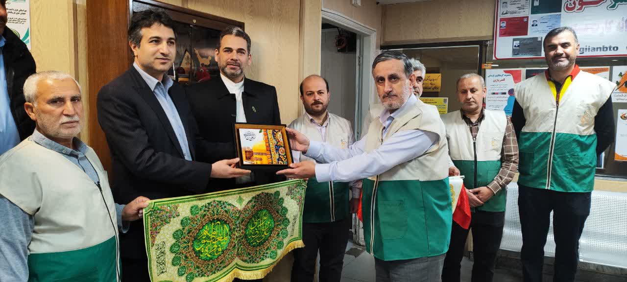 اهداء خون خادمیاران رضوی گیلان به حادثهدیدگان بندرعباس