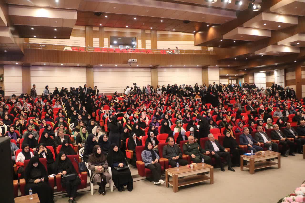 استفاده از ظرفیت بانوان؛ تصمیم اساسی دولت/ زنان توانمند نقش‌ کلیدی در توسعه اجتماعی و فرهنگی دارند