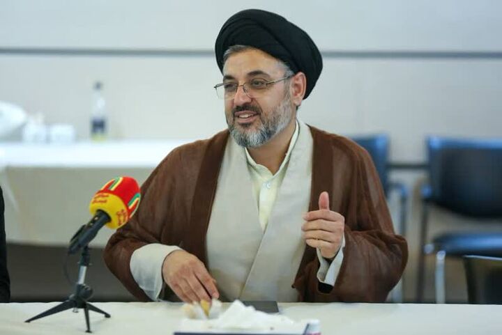 احیای سه‌شنبه‌های تکریم همزمان با دهه کرامت/ ادای احترام به شهدای کانونی