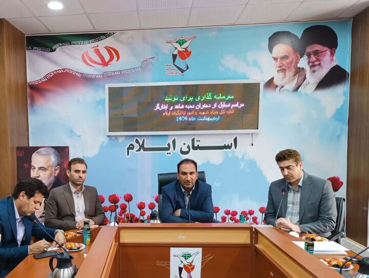 تجلیل از دختران نخبه شاهد و ایثارگر ایلامی به مناسبت میلاد حضرت معصومه(س)