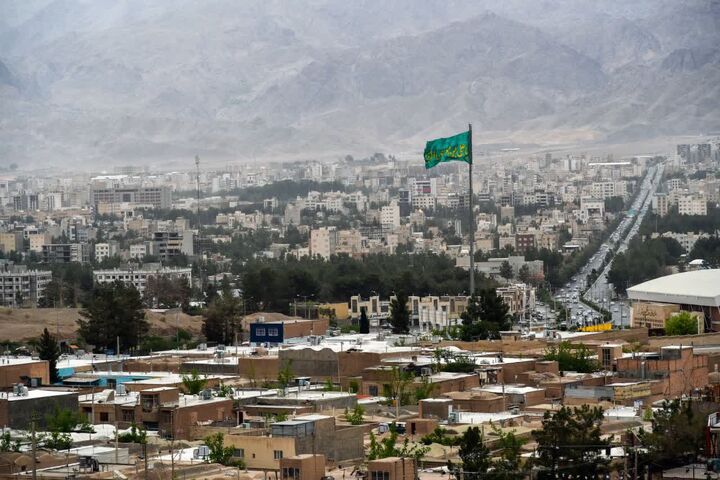 پرچم امام رضا(ع) در بیرجند به اهتزاز درآمد