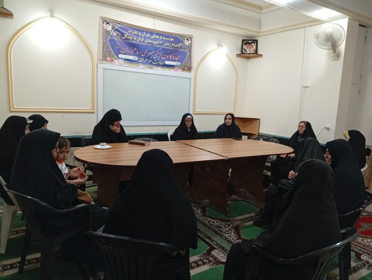 راهکارهای مؤثر ارتباطی در تربیت نوجوانان؛ ضرورت گفت‌ و گو و همدلی در مسیر رشد شخصیت