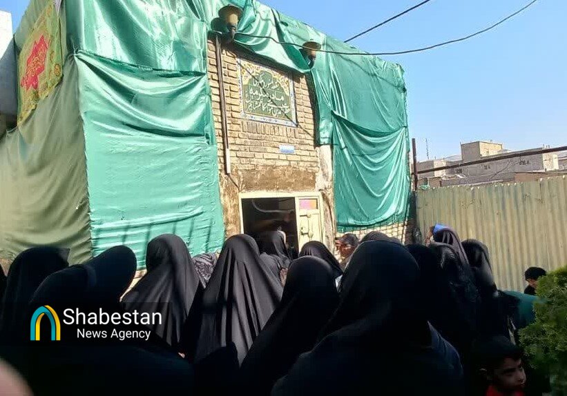 صدای صلوات، عطر گلاب، گامهای افتخار؛ روایت یک روز متفاوت برای دختران شیرازی