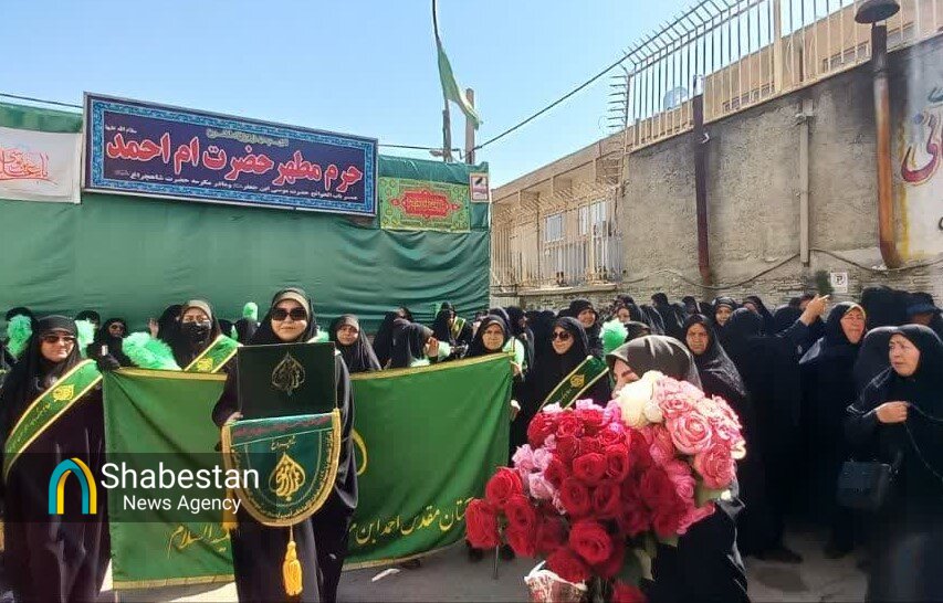 صدای صلوات، عطر گلاب، گامهای افتخار؛ روایت یک روز متفاوت برای دختران شیرازی