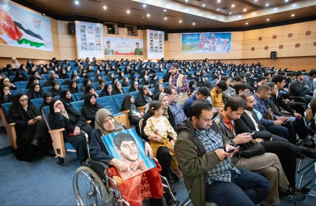 اجلاسیه ۵۲ دانشجو معلم استان مرکزی در اراک برگزار شد