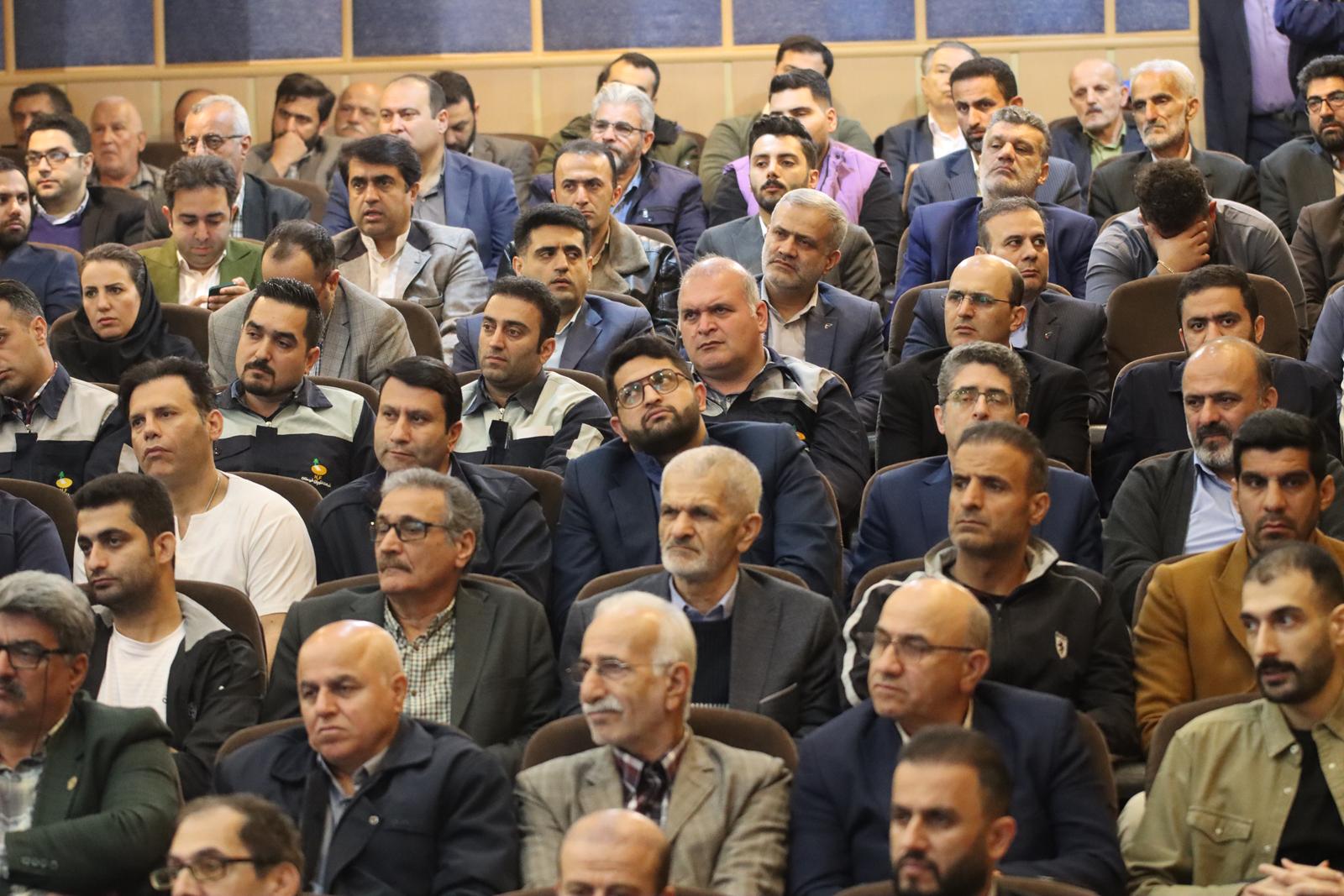 کارگران ستون اقتصاد کشور محسوب میشوند