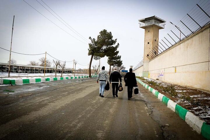 آشنایی با قوانین و کمک به اشتغال مانع از گرفتاری افراد در زندان‌ها می‌شود