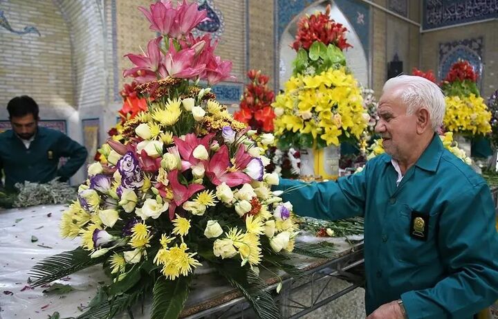 زیباسازی حرم مطهر رضوی با ۲۰۰ هزار بوته گل