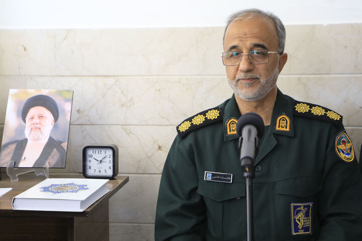 جلد اول دانشنامه دفاع مقدس در محضر رهبر انقلاب رونمایی می‌شود