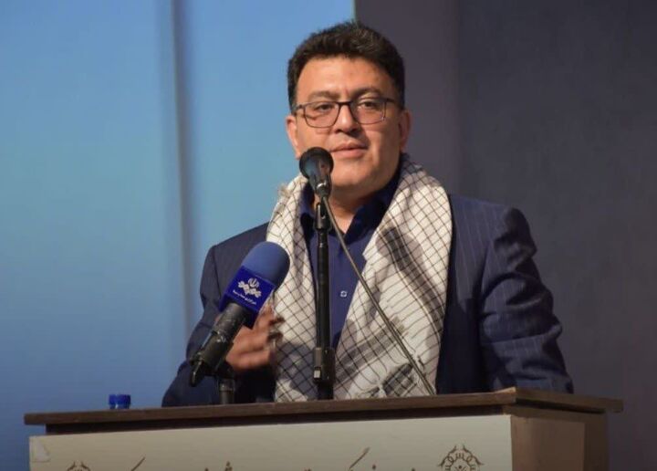 مسئولان به فرهنگ و مسائل فرهنگی جامعه توجه ویژه داشته باشند