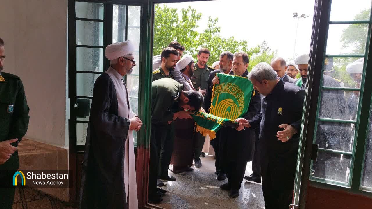 عطر بارگاه رضوی در دل کویر پیچید