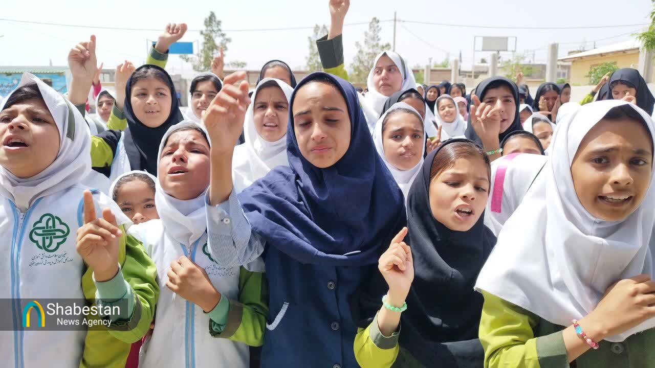 عطر بارگاه رضوی در دل کویر پیچید