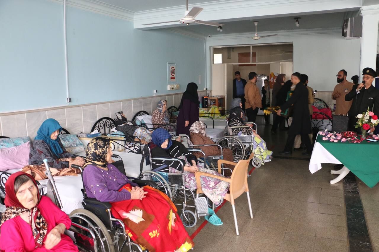 نجوای مادرانه زیر سایه خورشید