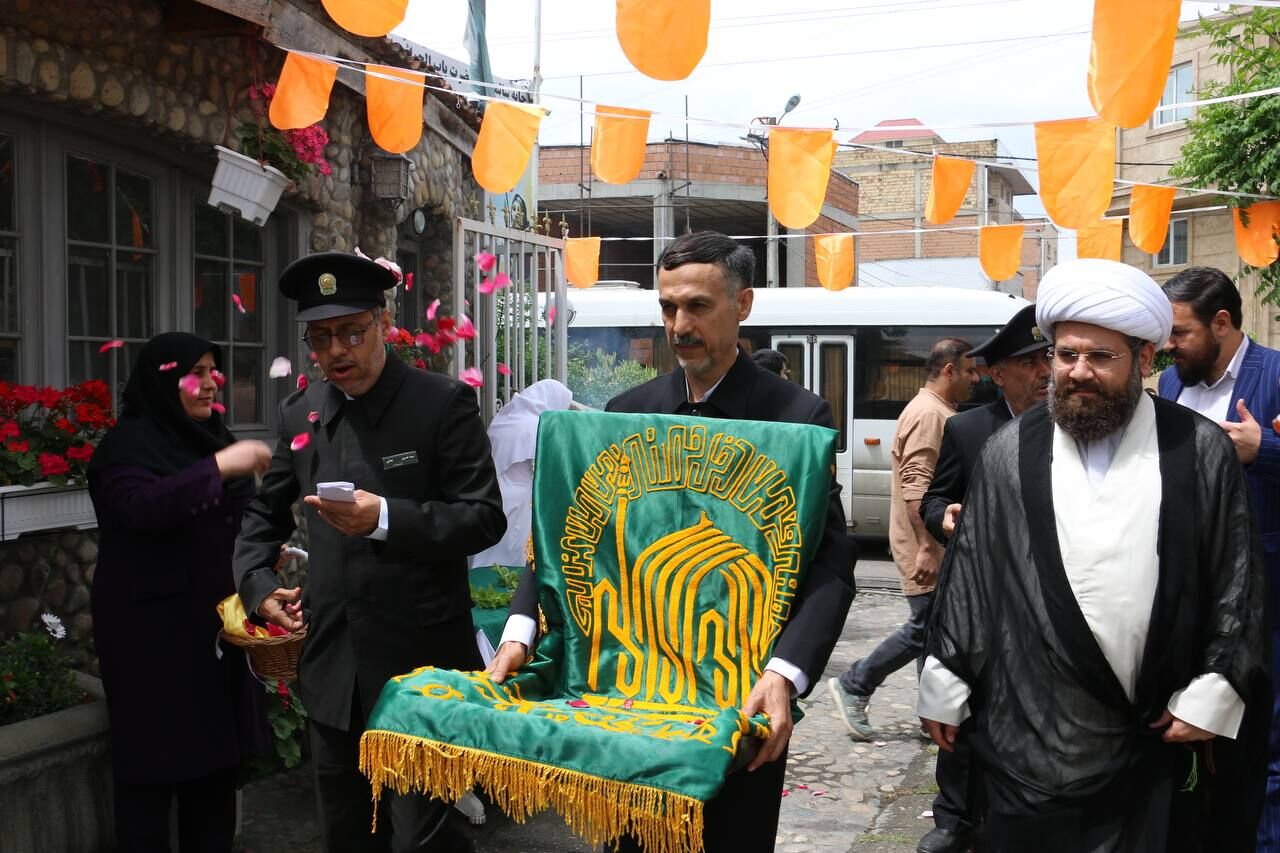 نجوای مادرانه زیر سایه خورشید