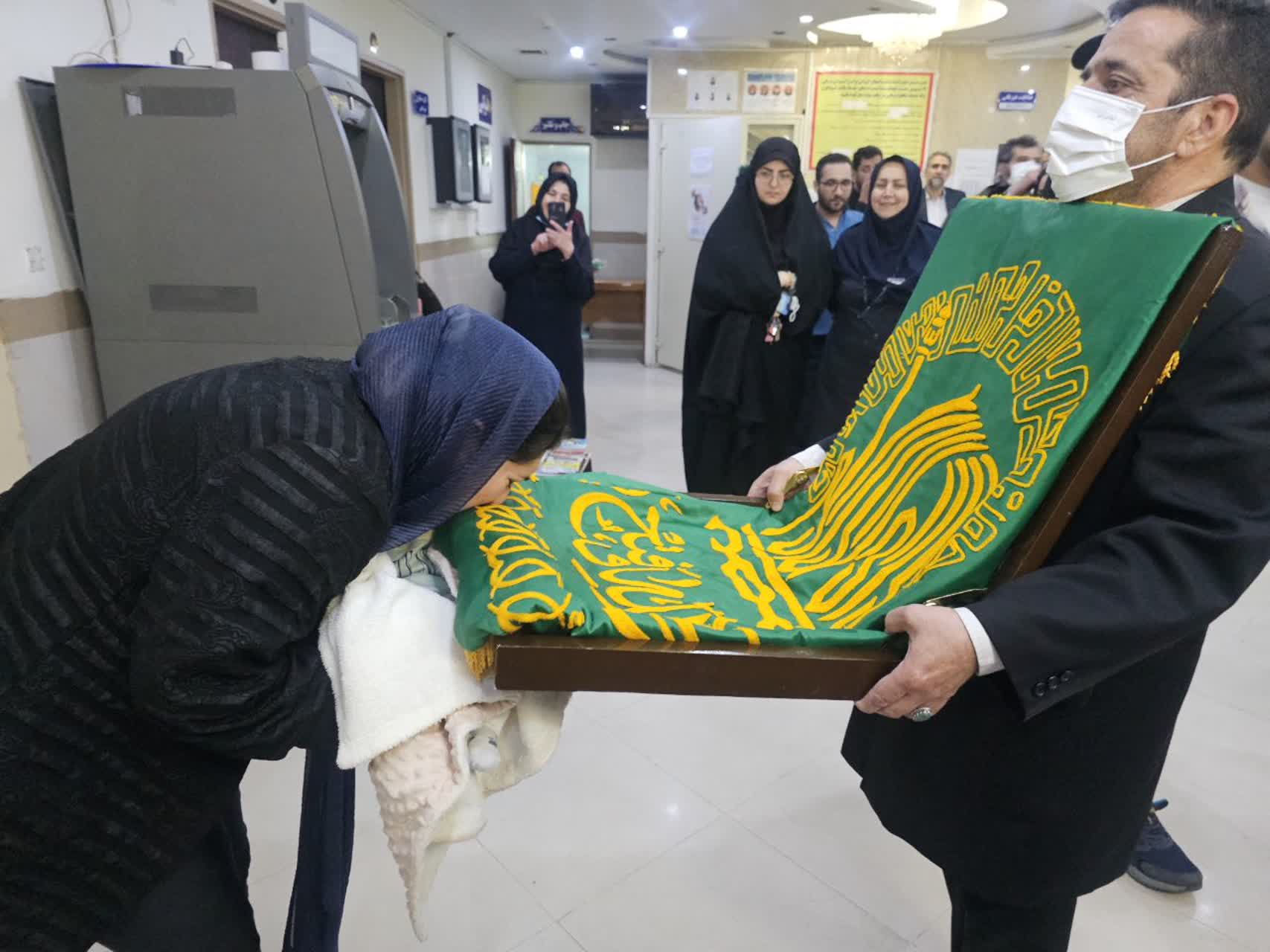 این همه توسل از نگاه مهربان آقا جانمان دور نمیماند