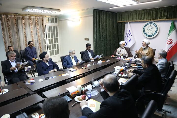 ارائه بیش از ۱۰۰ عنوان گزارش به کمیسیون شوراهای مجلس/ شریعت پایه اصلی قانونگذاری اسلامی است 