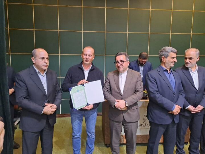 اهدای سند مالکیت زمین‌های حاشیه تالاب انزلی به ۵ هزار خانوار ساکن