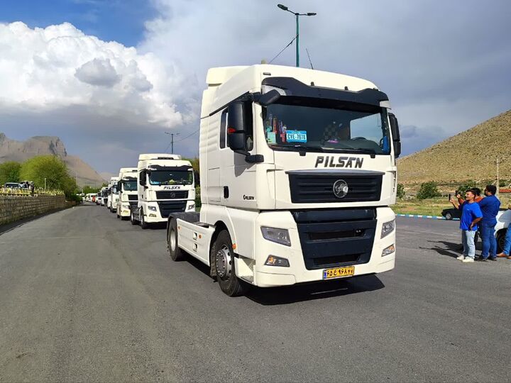 همدلی کامیون‌داران توره با مردم بندرعباس؛ از قلب ایران تا کرانه خلیج‌فارس  