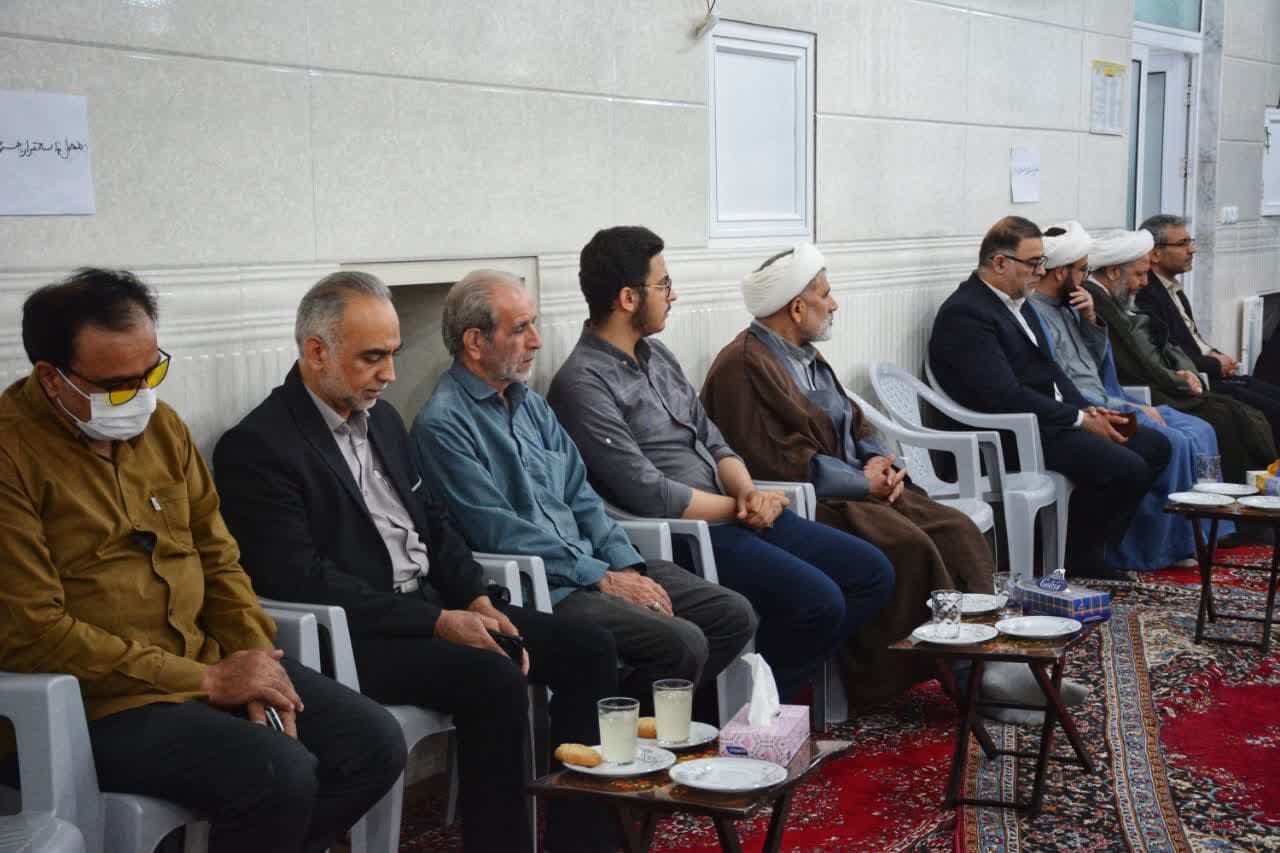 رونمایی از مجموعه ۱۴ جلدی “فرهنگ عمومی” در آران و بیدگل