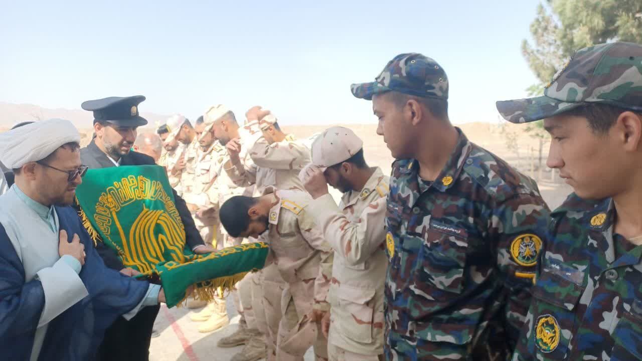 پاسداشت فداکاری مرزبانان با هدیه معنوی از حرم امام رضا(ع)