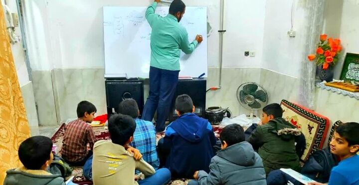 روایت مسجدی با چهل معلم؛ اینجا هیچ معلمی بازنشسته نمی‌شود