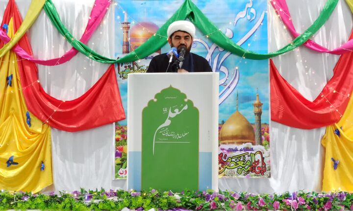 از ظرفیت نیروهای بومی شهرستان جهت راه‌اندازی و فعالیت کارخانه خودروسازی استفاده کنید