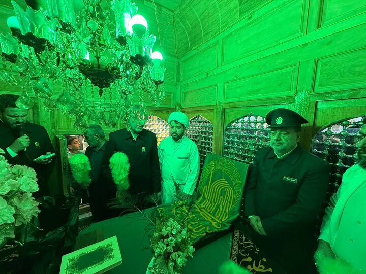 امامزاده یوسف بهشهر، زیر سایه خورشید