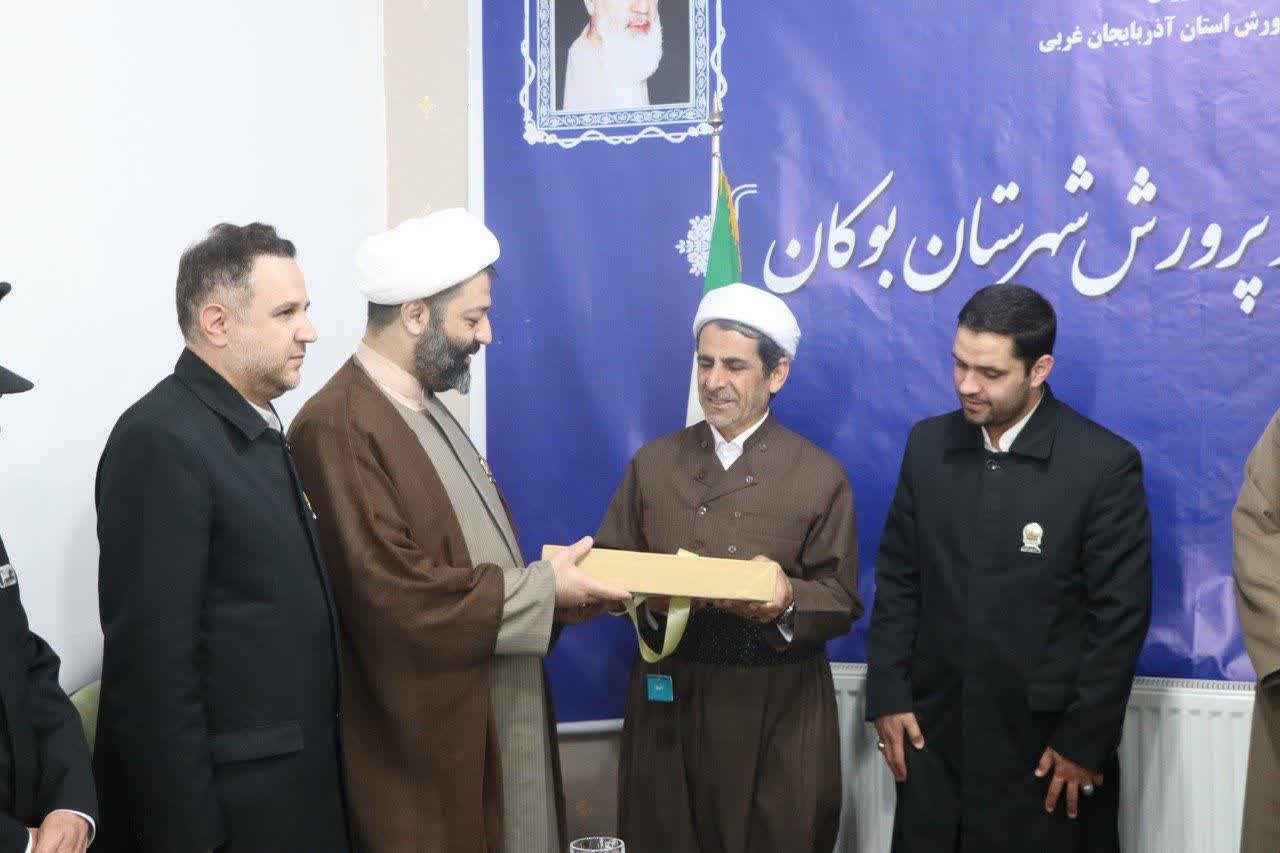 همه ما خادمان اهل بیت هستیم/ لزوم دوری از مسائل تفرقه افکنانه