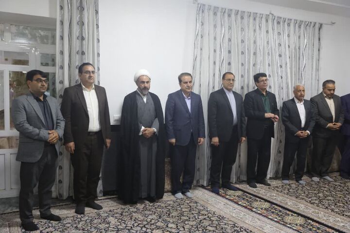 دلجویی نماینده ولی‌فقیه و استاندار ایلام از خانواده‌های جان‌باختگان و مفقودان حادثه تلخ بندر شهید رجایی