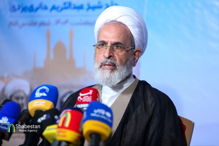 حوزه بیش از ۱۰۰ طرح تحولی ناظر به نیازهای روز را دنبال می‌کند