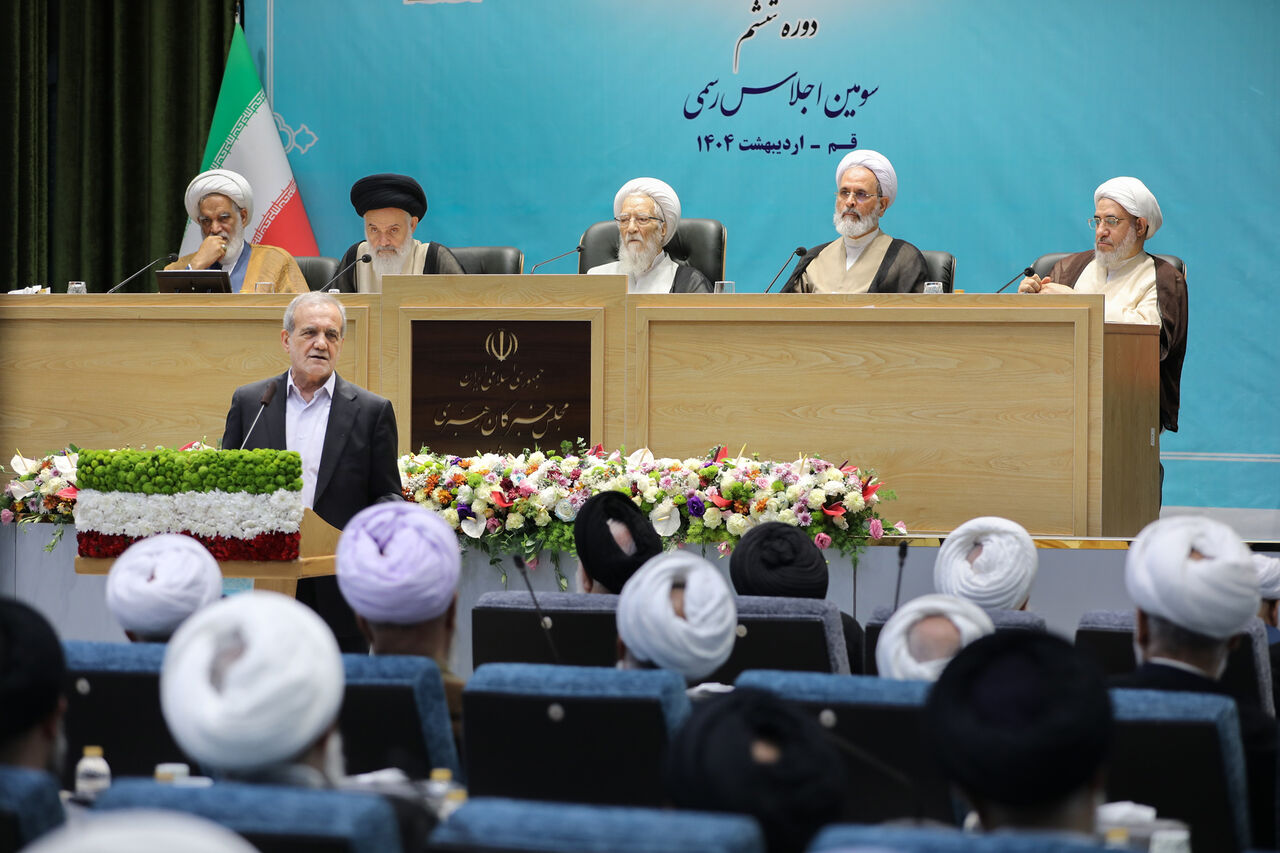 حضور رئیس جمهور پزشکیان در سومین اجلاسیه رسمی مجلس ششم خبرگان رهبری