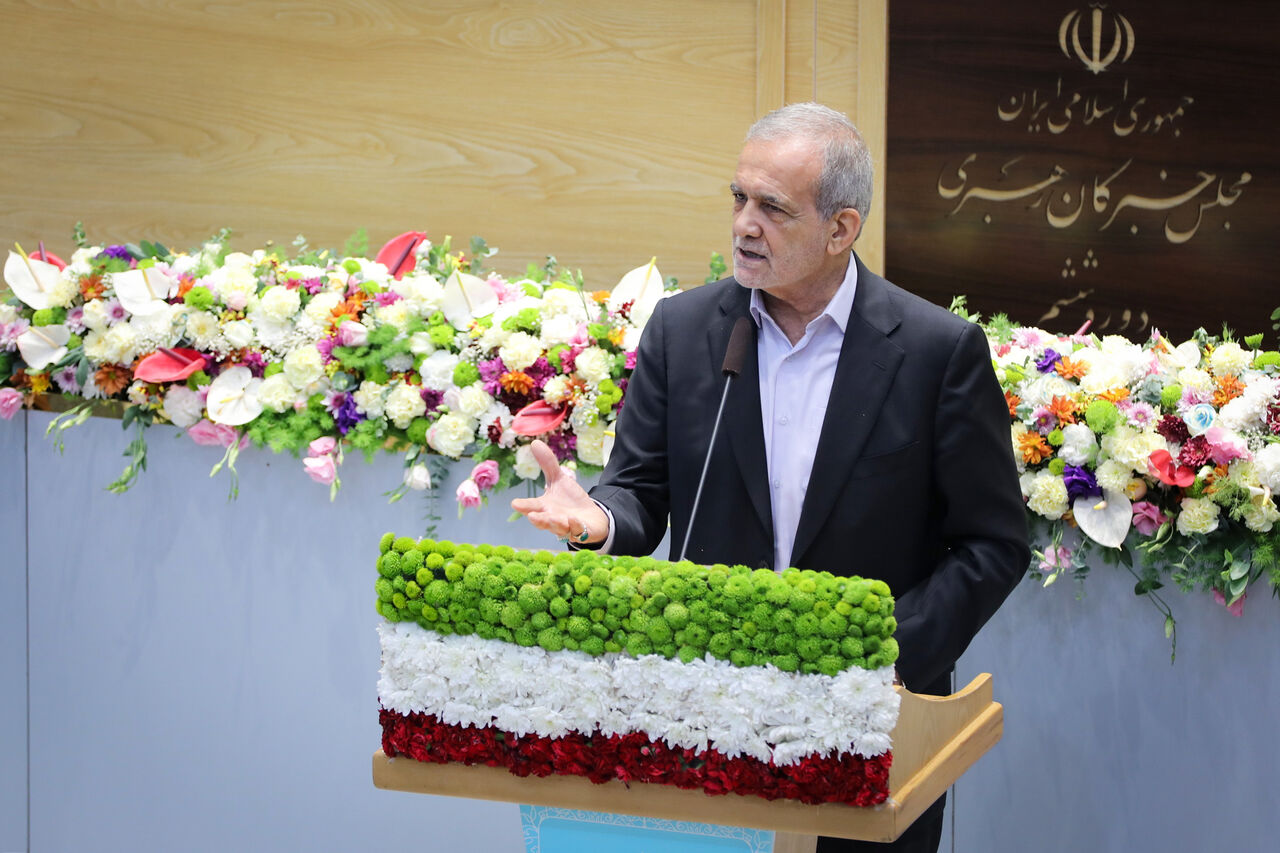 حضور رئیس جمهور پزشکیان در سومین اجلاسیه رسمی مجلس ششم خبرگان رهبری