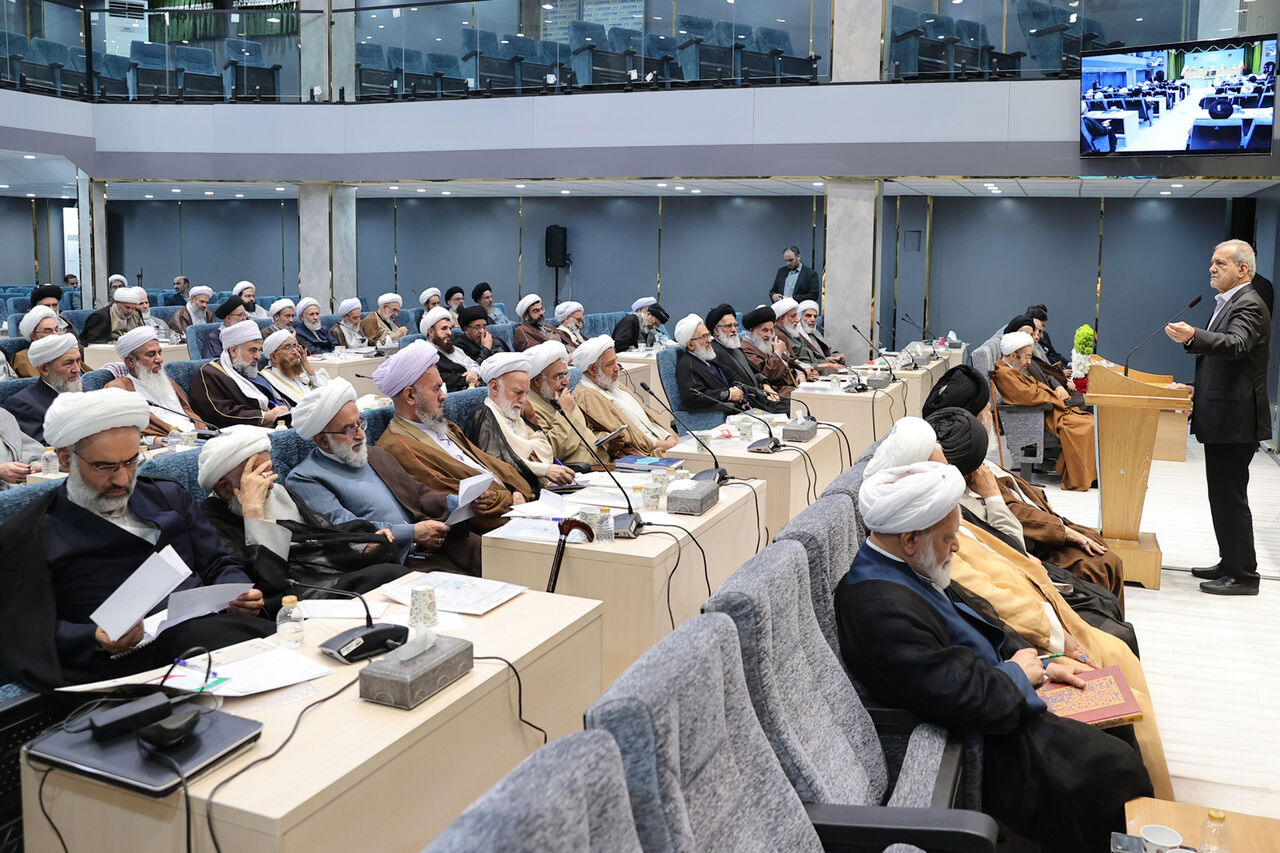 حضور رئیس جمهور پزشکیان در سومین اجلاسیه رسمی مجلس ششم خبرگان رهبری
