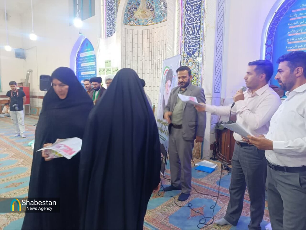 تجلیل از مقام‌ والای معلمان در مسجد سیدالشهدا الیگودرز