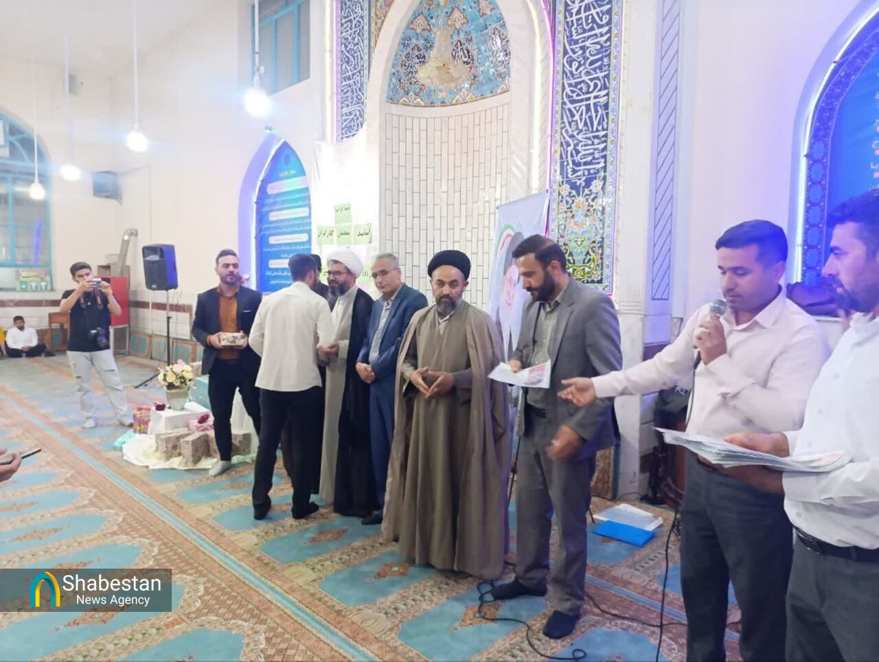 تجلیل از مقام‌ والای معلمان در مسجد سیدالشهدا الیگودرز