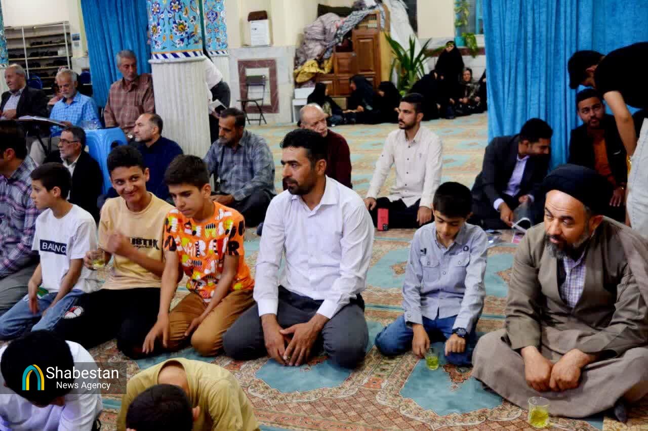 تجلیل از مقام‌ والای معلمان در مسجد سیدالشهدا الیگودرز