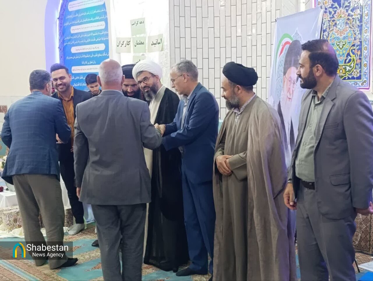 تجلیل از مقام والای معلمان در مسجد سیدالشهدا الیگودرز