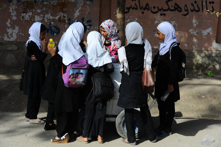 کودکان و زیرساخت‌های آموزشی فروپاشیده در افغانستان