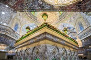 گل آرایی حرم امام حسین(ع) به مناسبت میلاد امام رضا(ع)