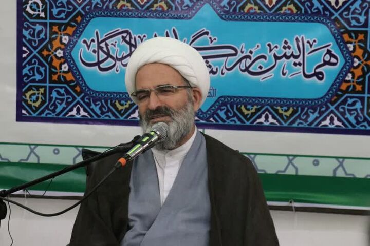 خوش اخلاقی و خوش رویی از راه های رسیدن به کرامت انسانی است