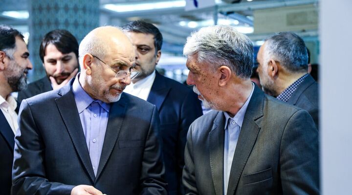 بازدید رئیس مجلس شورای اسلامی از نمایشگاه کتاب 