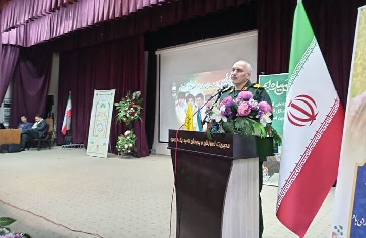 نقش معلمان در تربیت دانش آموزان فراتر از خانواده هاست